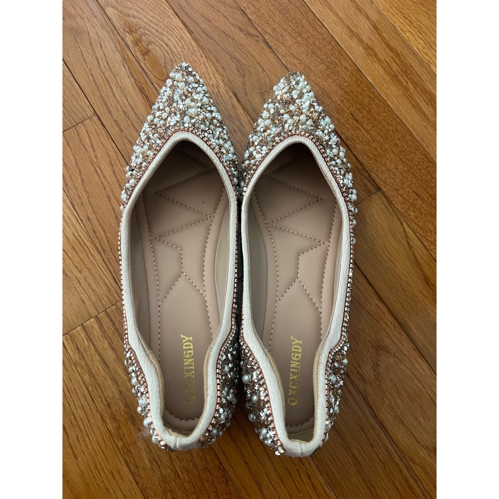 QXINEDY Pearl & Rhinestone Embellished Pointed Toe Flats - US 9